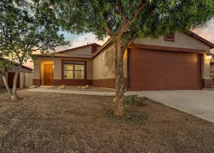 Near Kino, 4 Bedroom 2 Ba, Fenced, Outdoor Patio