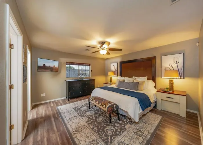 Near Kino, 4 Bedroom 2 Ba, Fenced, Outdoor Patio * Tucson
