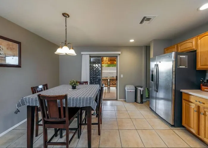 Near Kino, 4 Bedroom 2 Ba, Fenced, Outdoor Patio Tucson