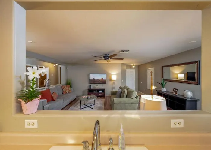 Near Kino, 4 Bedroom 2 Ba, Fenced, Outdoor Patio Tucson