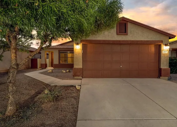 Near Kino, 4 Bedroom 2 Ba, Fenced, Outdoor Patio Tucson